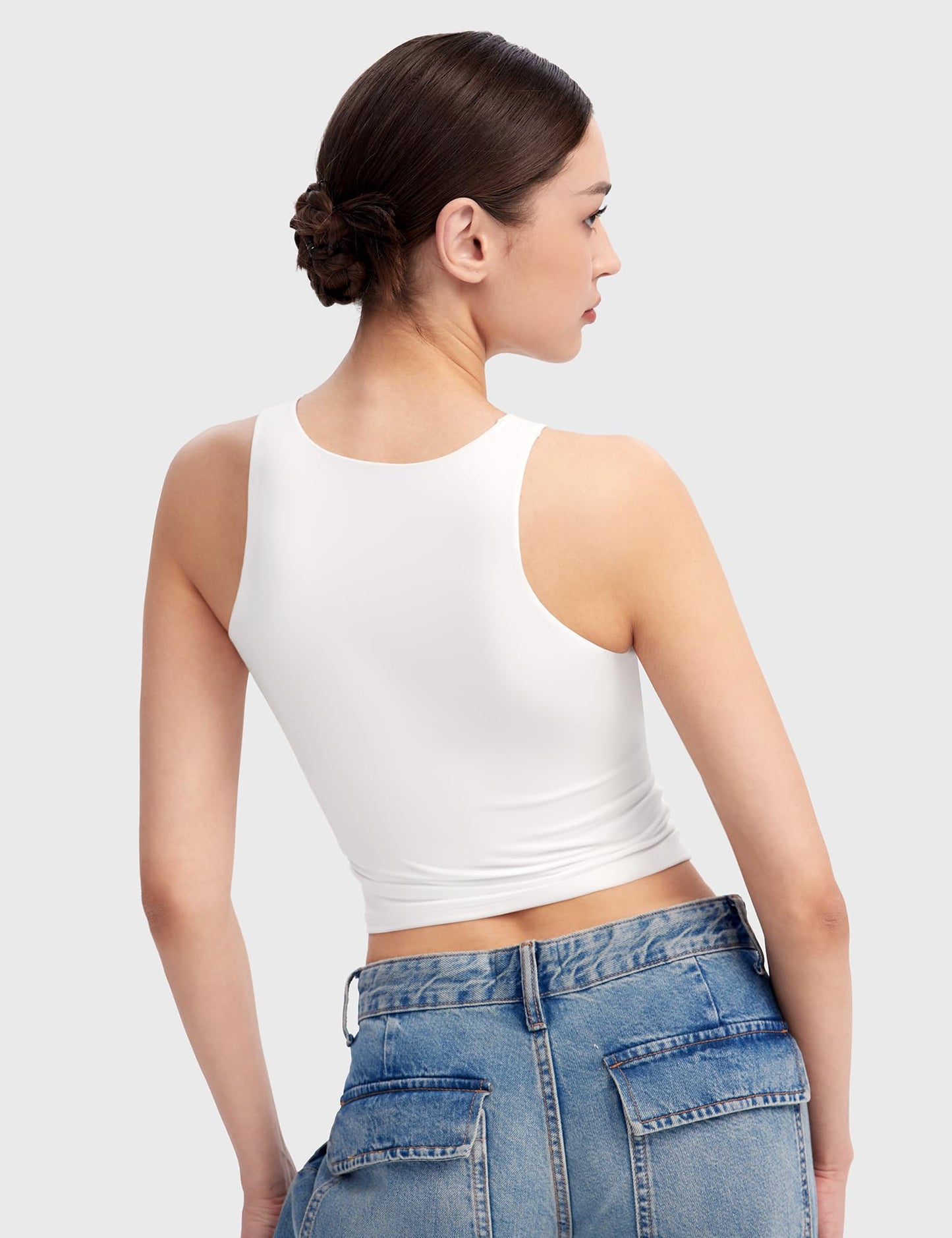 PRODUCTO 698-1 PUMIEY Camisetas sin mangas blancas para mujer Camisetas cortas sin mangas con cuello alto Camisetas básicas con doble forro, blanco salpicado pequeño