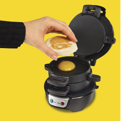 Hamilton Beach Sandwichera para desayuno con anillo para cocinar huevos, ingredientes personalizados, perfecta para muffins ingleses, croissants, mini gofres, elementos esenciales para el dormitorio, negro (25477)