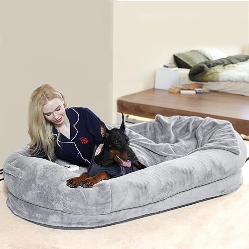 (Gris claro) Cama para perro humano Delux – Cama tipo puf gigante para adultos – Almohada, manta y bolsa de almacenamiento – Lavable a máquina, espuma viscoelástica – Cama de suelo para adultos – Tamaño 72 x 40 x 12 pulgadas