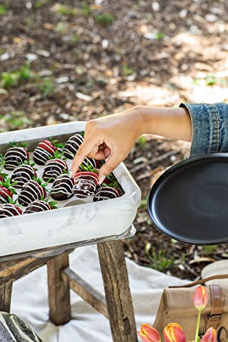 Viste y protege tu sartén de aluminio, fabricado en EE. UU., se adapta a sartenes de aluminio de tamaño medio. Incluye molde de aluminio de tamaño medio y cuchara para servir. Comida fría o caliente. Apilable para facilitar el viaje. (Clásico, Blanco)