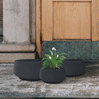 PRODUCTO 614 Kante Macetas elegantes redondas de carbón de 21.6", 16.9" y 12.5" de diámetro (juego de 3), maceta para jardín interior y exterior con orificio de drenaje y tapón de goma para el hogar y el patio